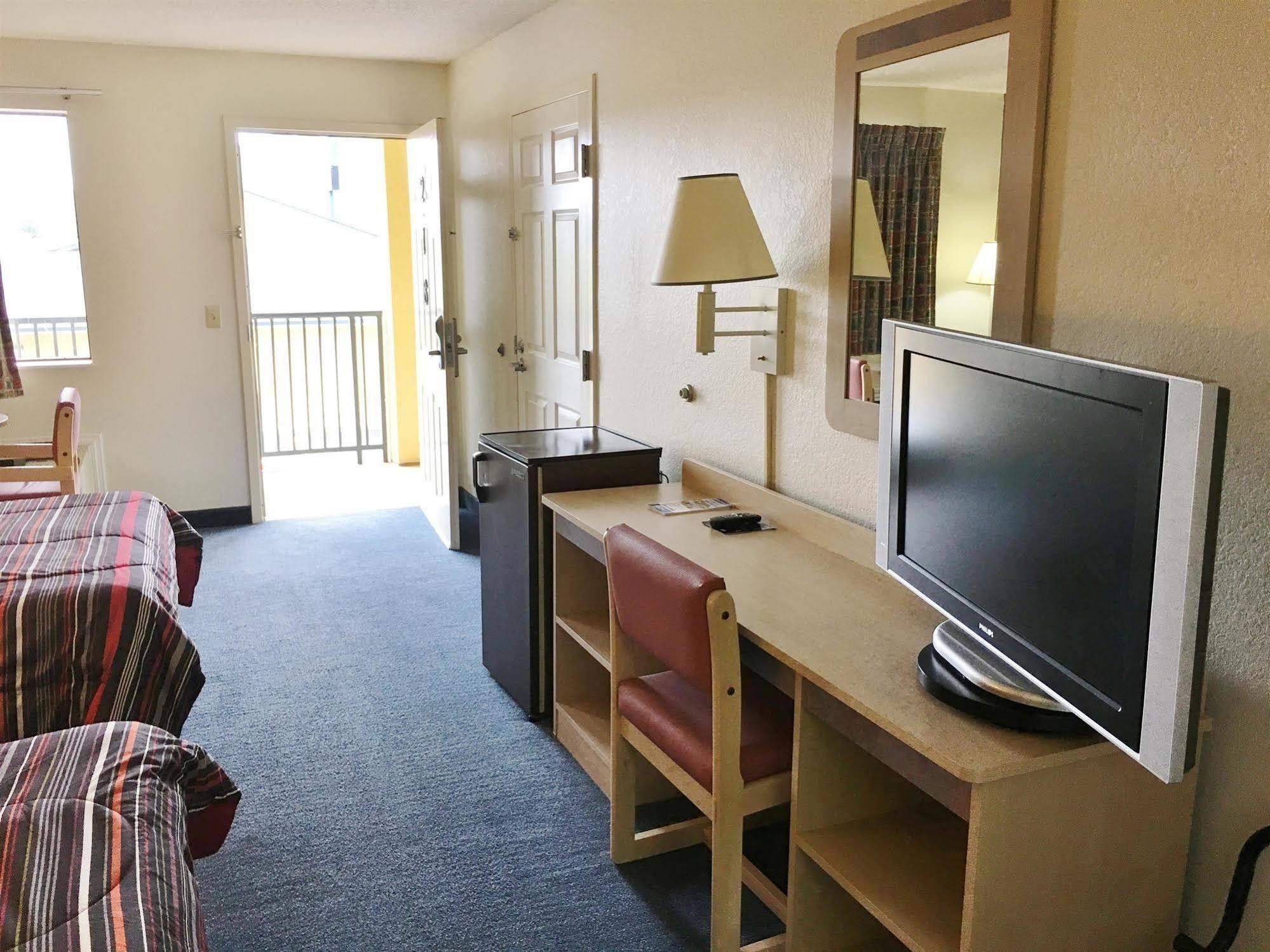 Rodeway Inn Elkton Exteriér fotografie