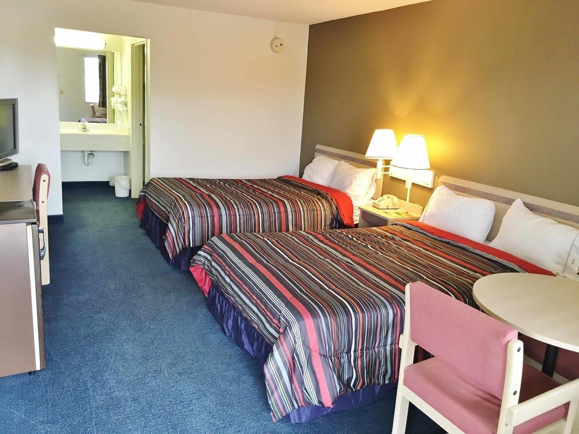Rodeway Inn Elkton Exteriér fotografie