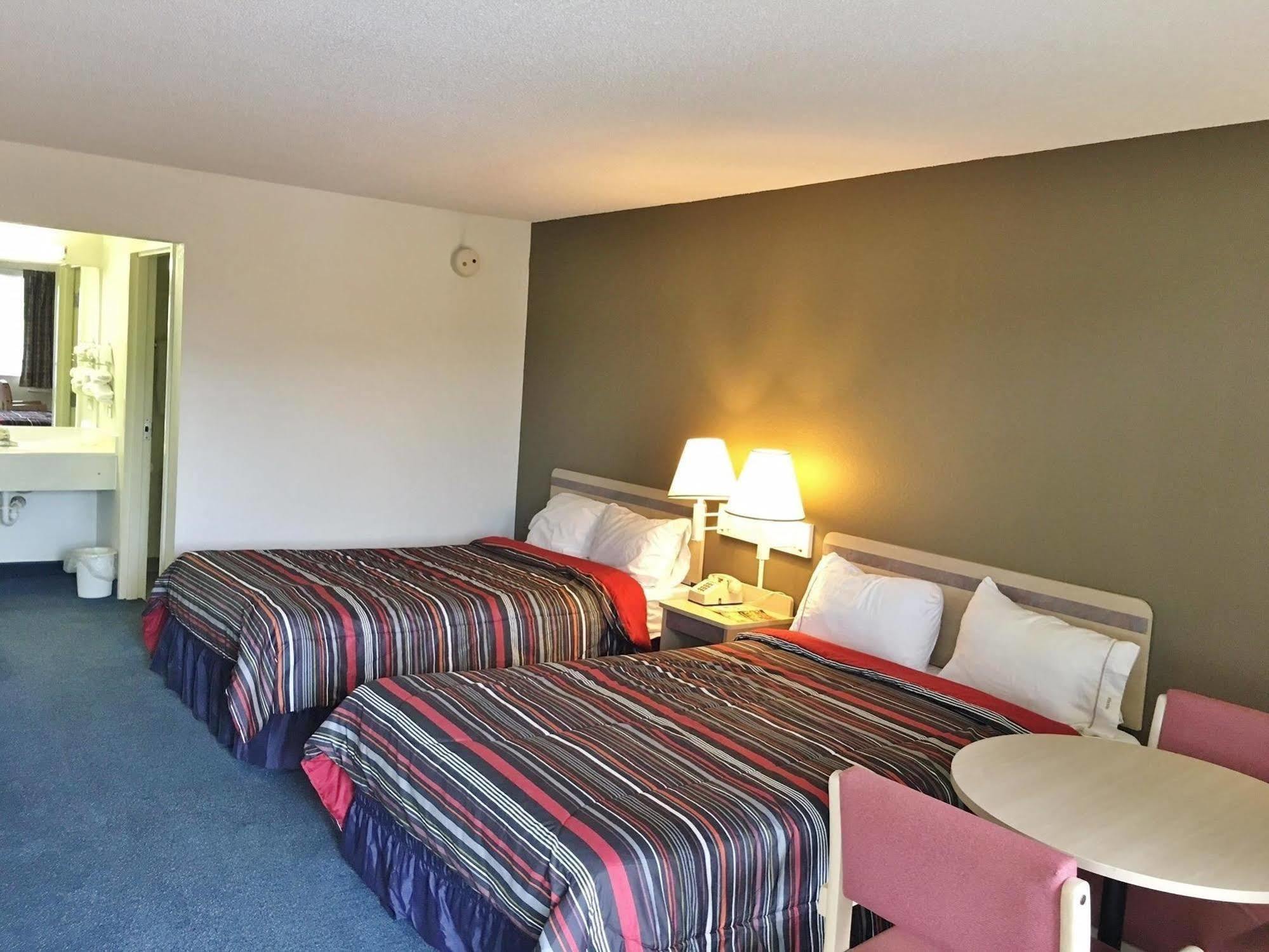 Rodeway Inn Elkton Exteriér fotografie