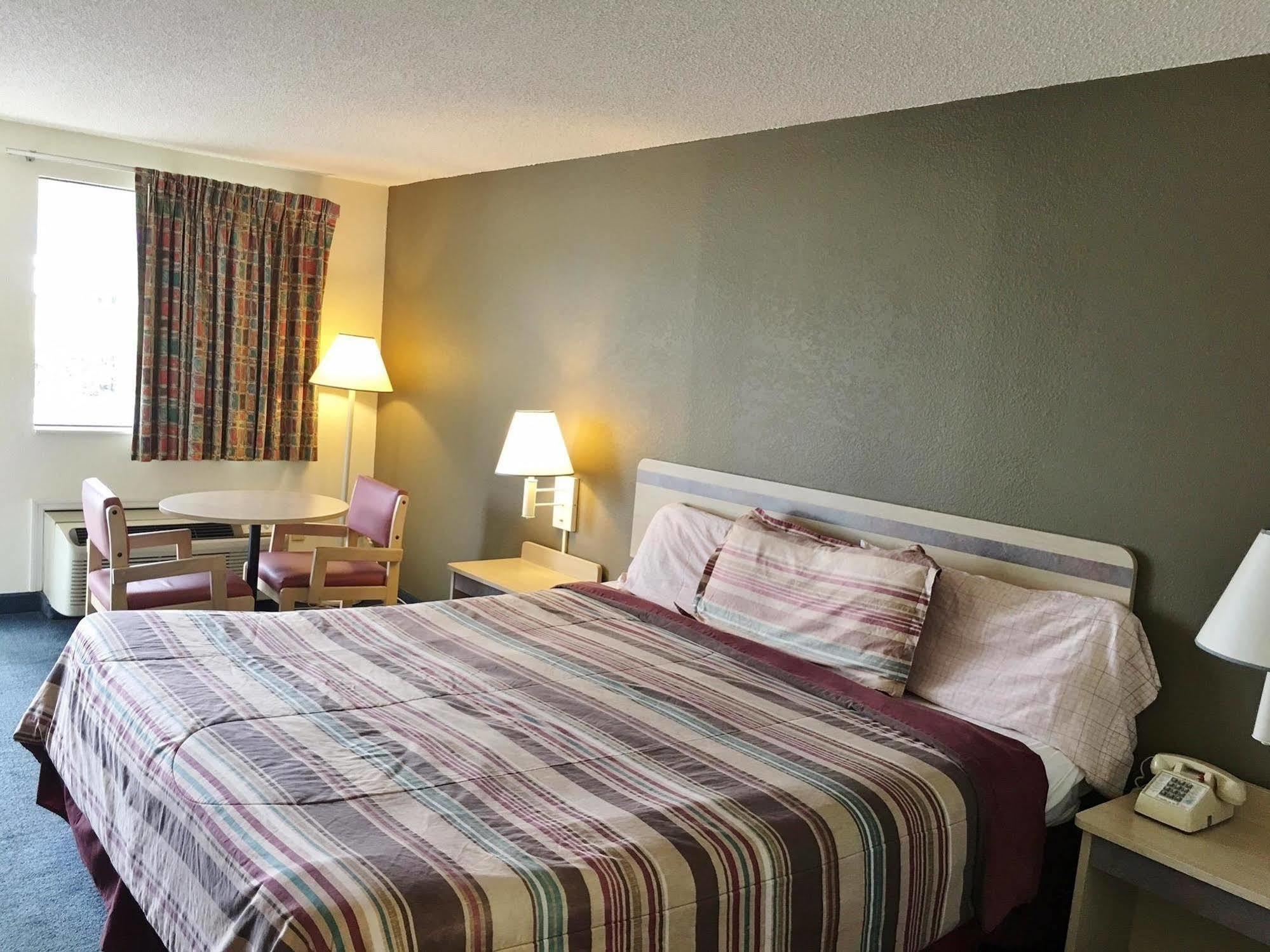 Rodeway Inn Elkton Exteriér fotografie